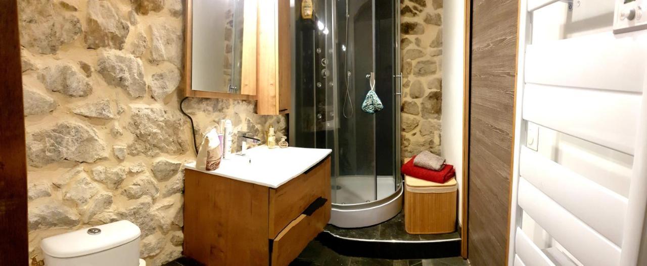 L'Huile Et L'Eau Διαμέρισμα Antraigues Εξωτερικό φωτογραφία