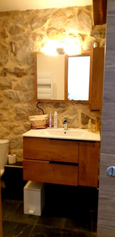 L'Huile Et L'Eau Διαμέρισμα Antraigues Εξωτερικό φωτογραφία