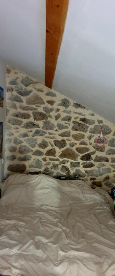 L'Huile Et L'Eau Διαμέρισμα Antraigues Εξωτερικό φωτογραφία